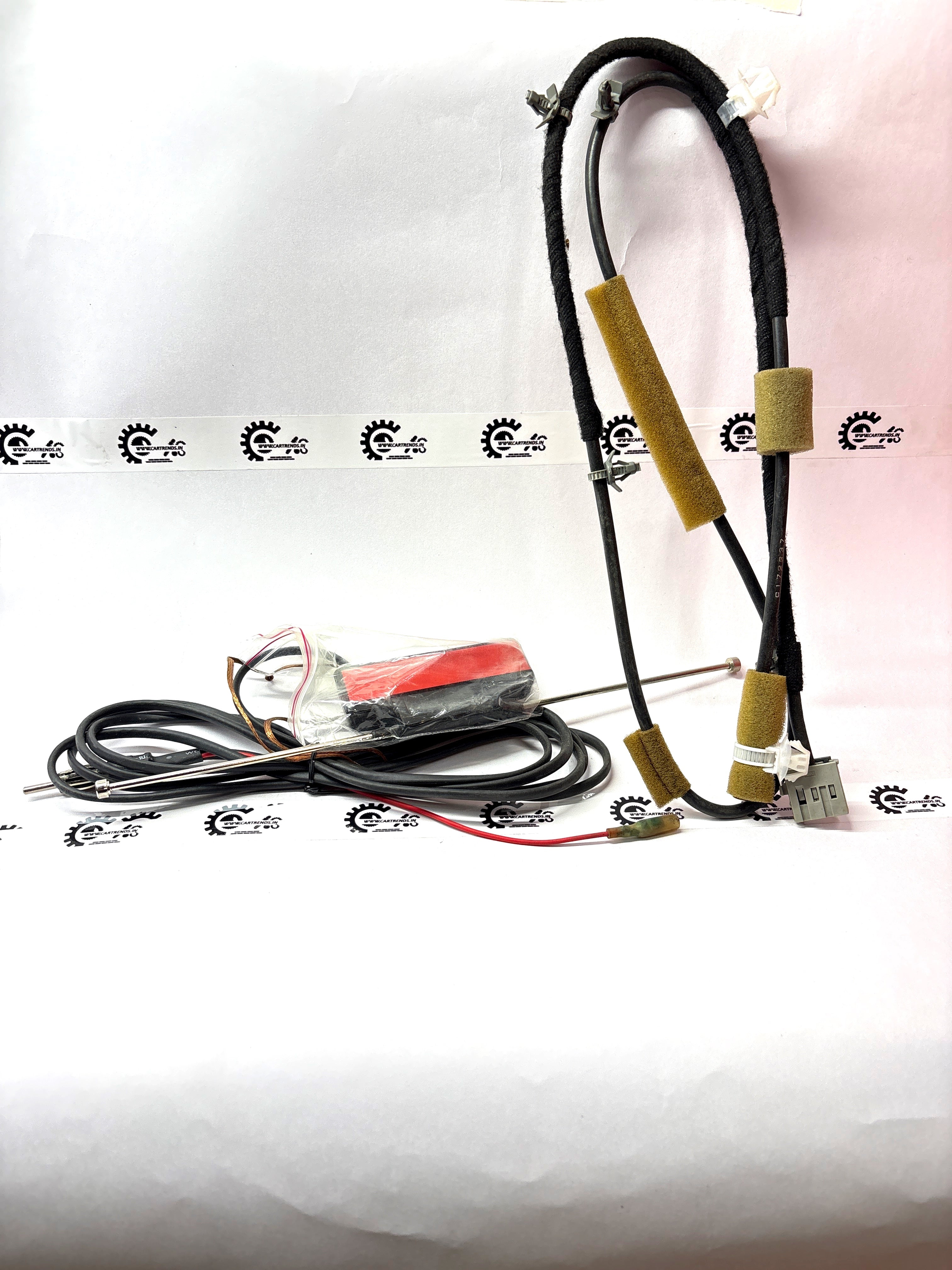 Feeder Antenna 282413AA0A - Left view