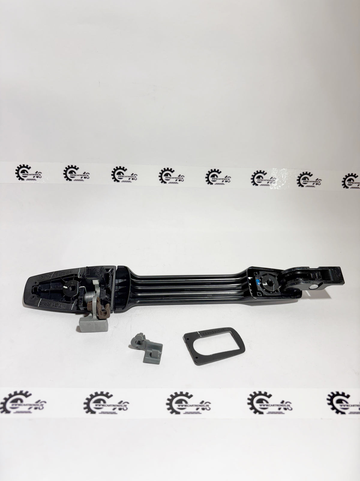 Honda handle assembly for right rear door, part number 72640TG2K01, showing the exterior view and mounting points.