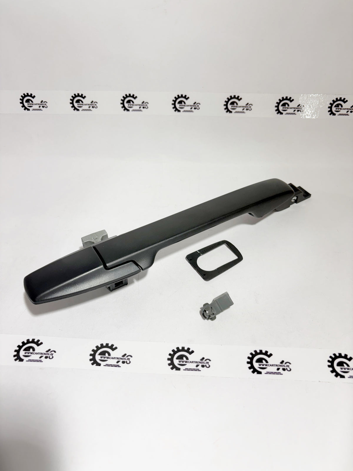 Honda handle assembly for right rear door, part number 72640TG2K01, showing the exterior handle in a close-up view.