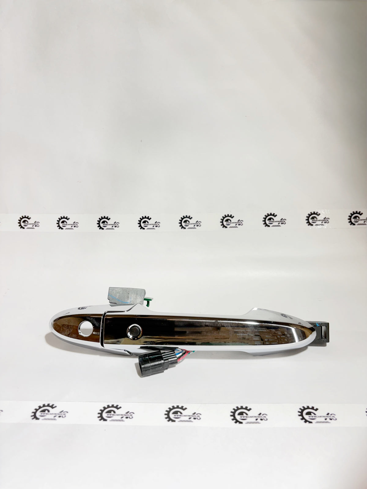 Honda HNDL ASSY.R FR DR OUT SMART 72140T00T21, right front door handle assembly for Honda vehicles.