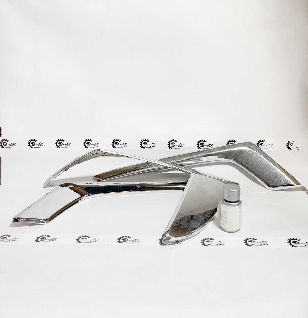 Honda fog and tail lamp garnish kit, shown on the left side, model 08Z01TSV700A, designed for Honda vehicles.