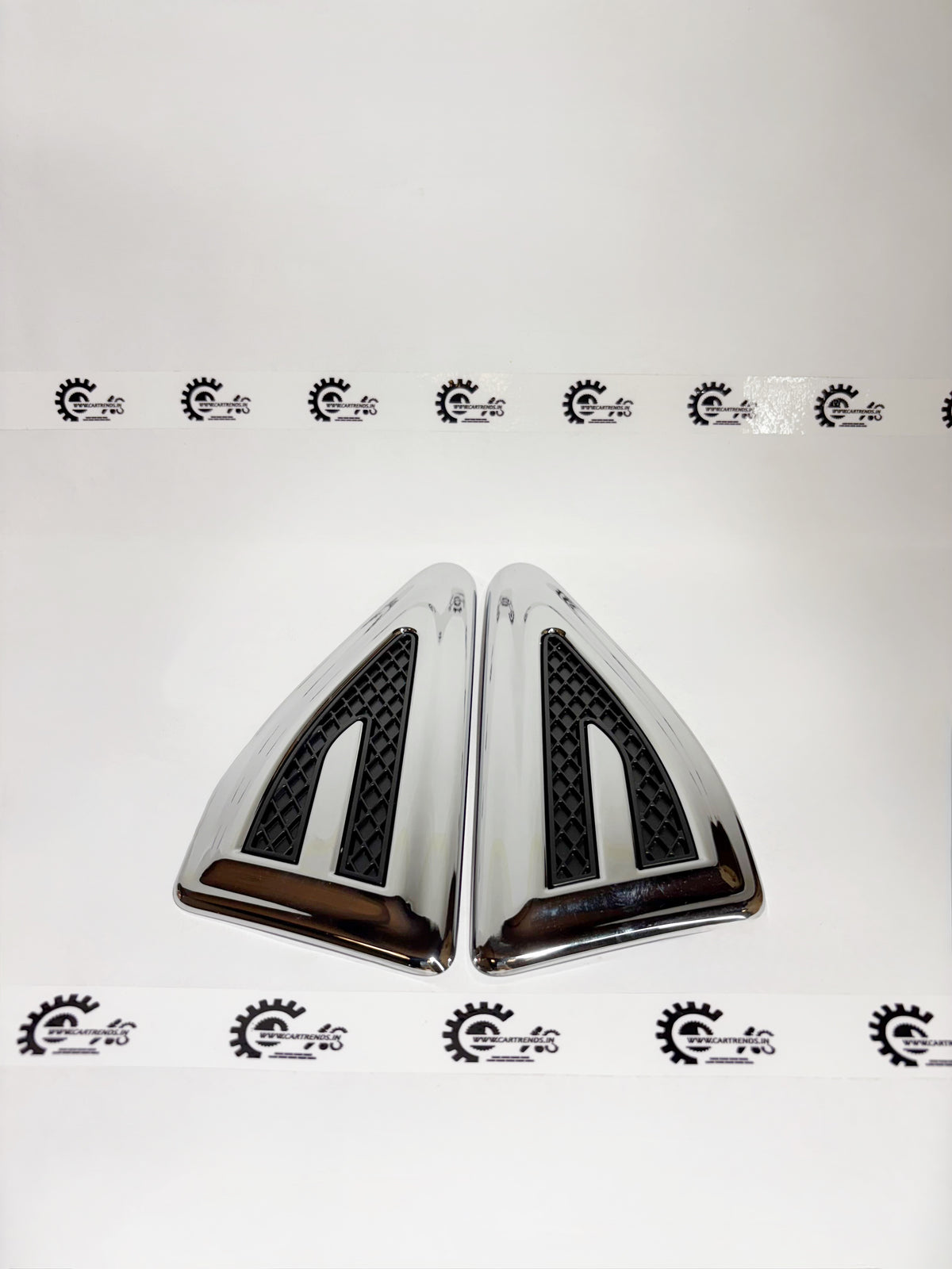 Honda front fender garnish kit, part number 08F59TSC700, showing a close-up of the sleek vehicle exterior trim.