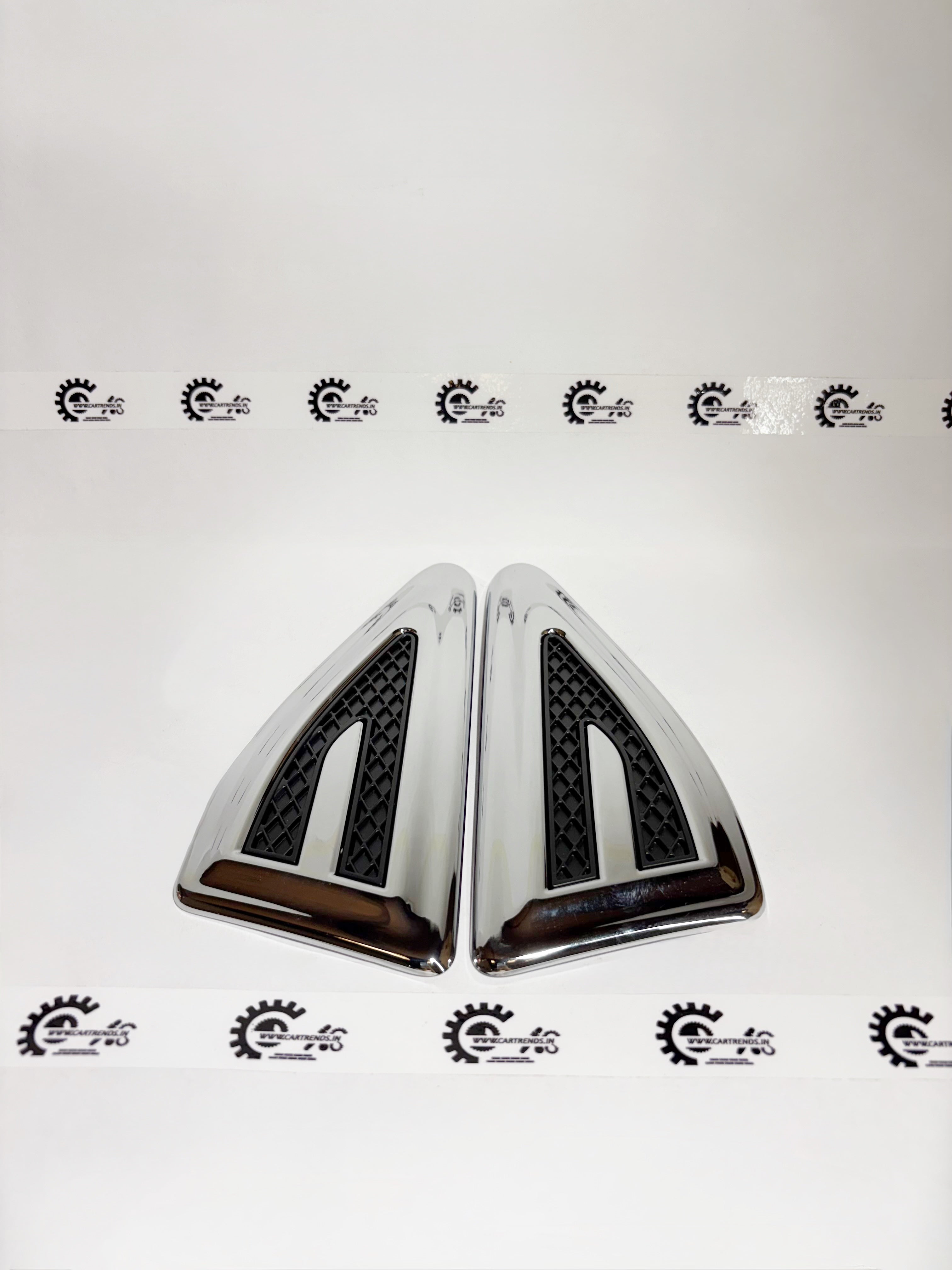 Honda front fender garnish kit, part number 08F59TSC700, showing a close-up of the sleek vehicle exterior trim.