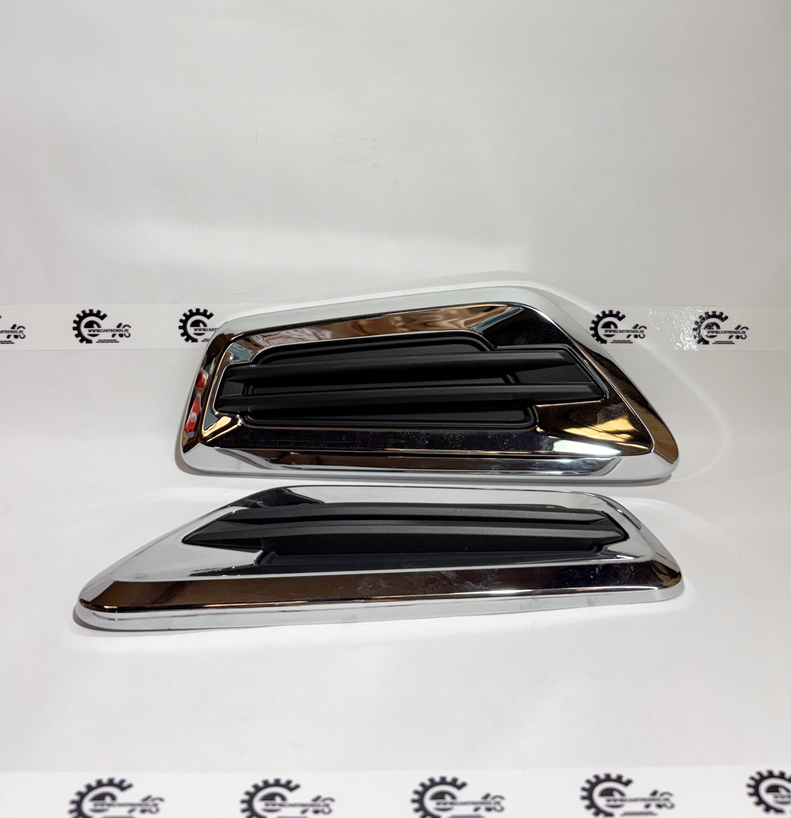 Honda fender garnish kit with left side cover, part number 08F59TXK700, designed for a precise fit and sleek appearance.