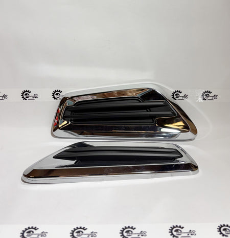 Honda fender garnish kit with left side cover, part number 08F59TXK700, designed for a precise fit and sleek appearance.