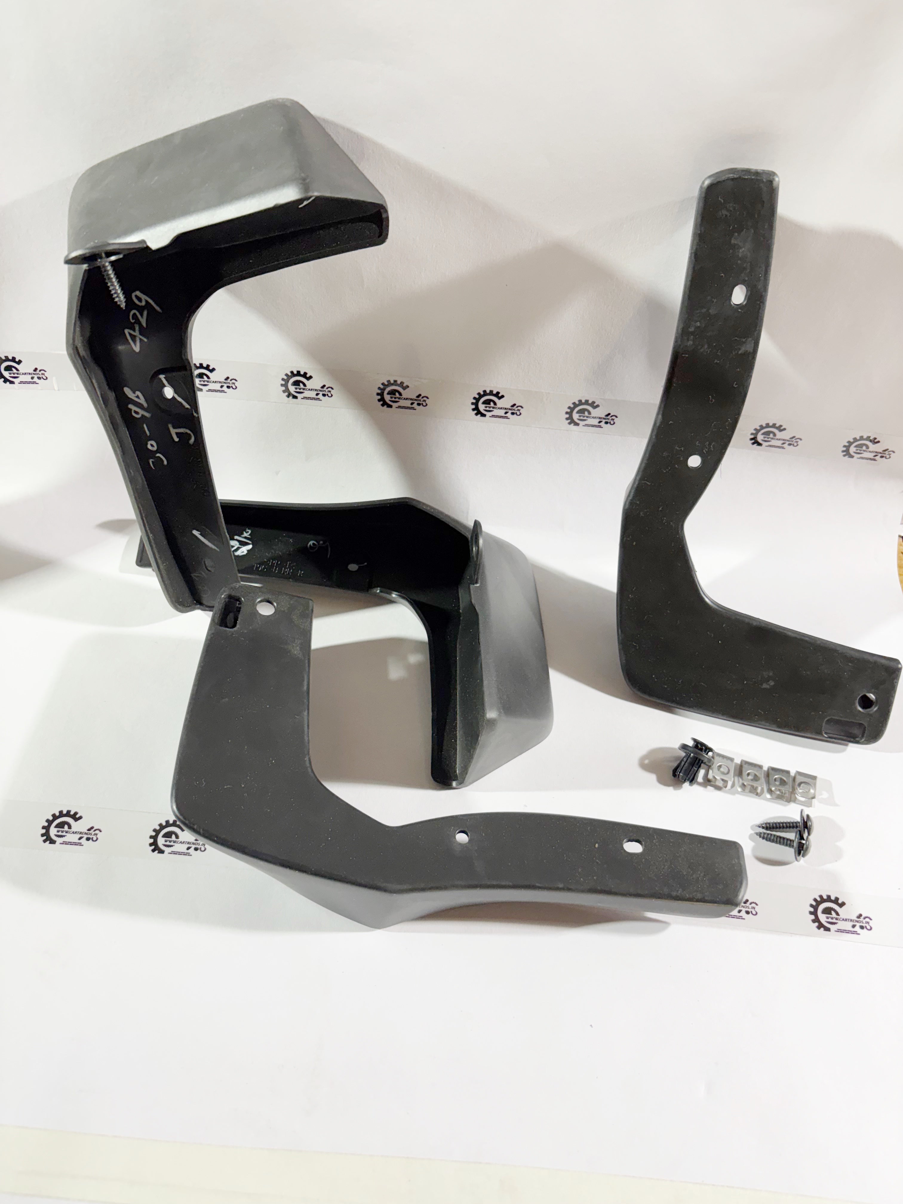 KIT MUD GUARD 08P00T9A7000 08P00T9A7000 - Front view