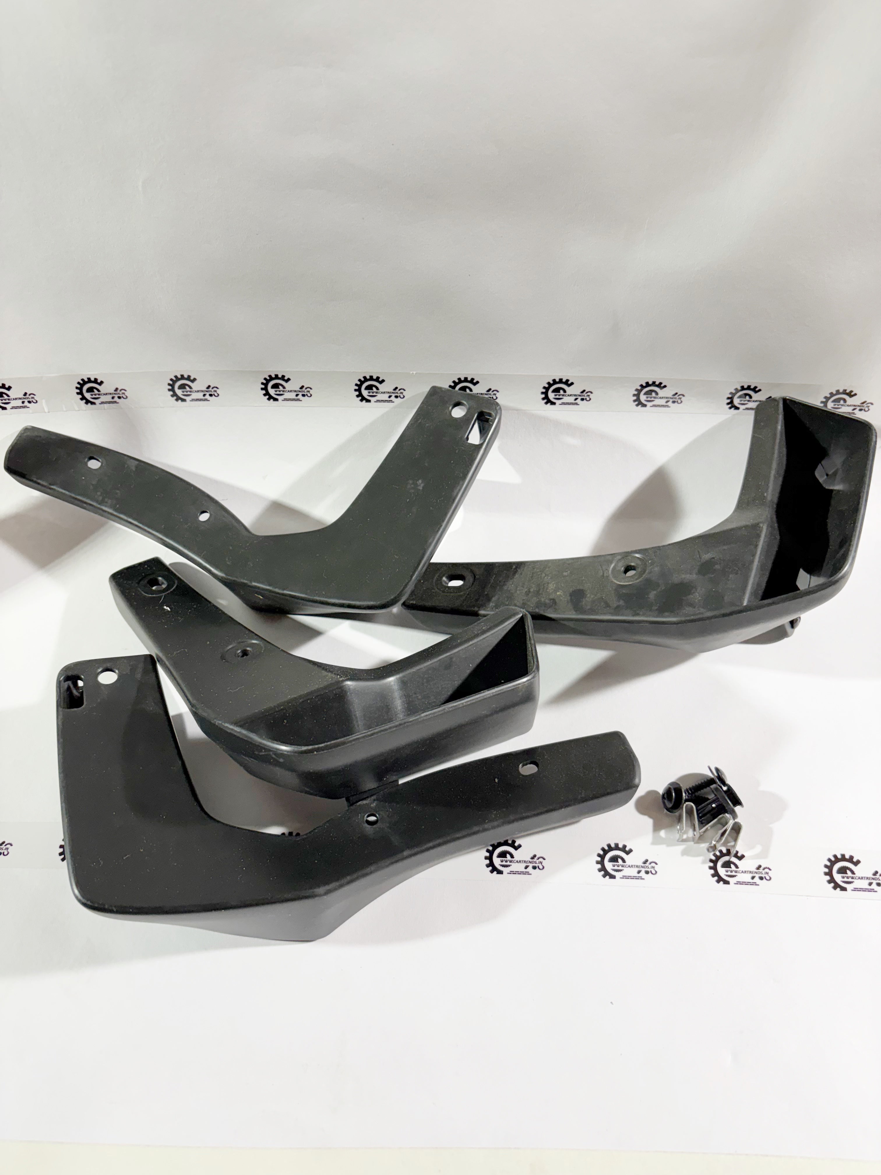 KIT MUD GUARD 08P00T9A7000 08P00T9A7000 - Left view