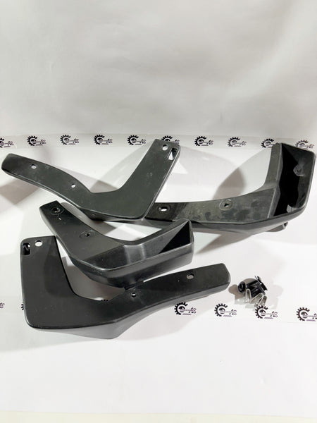 KIT MUD GUARD 08P00T9A7000 08P00T9A7000 - Left view