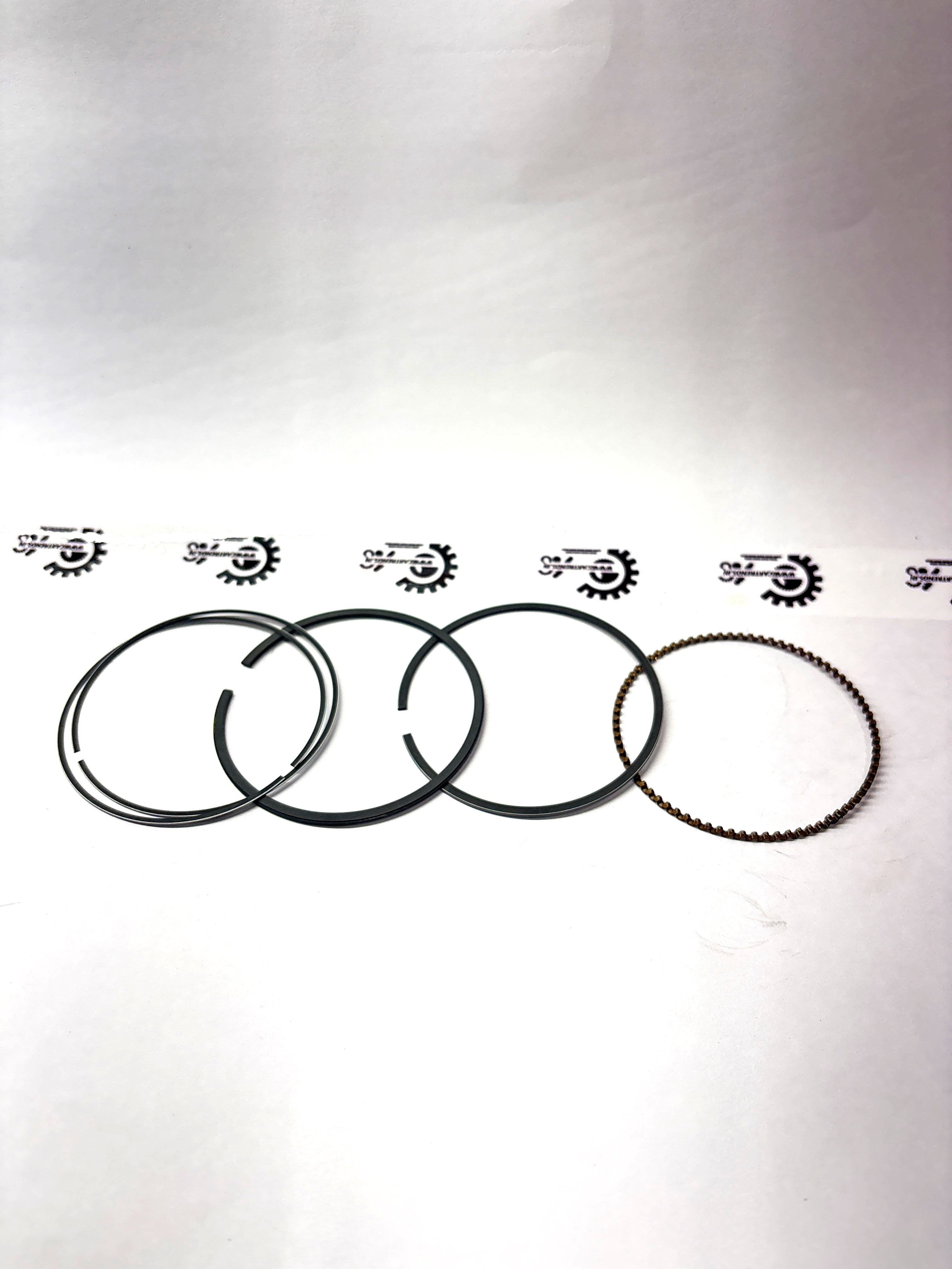 NISSAN Piston Ring Kwid  120335600R 120335600R - Back view