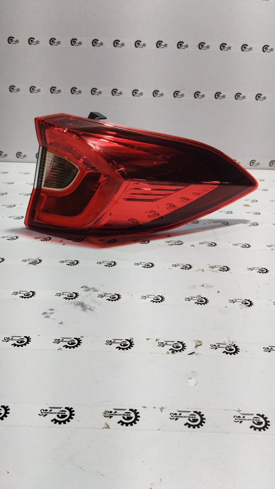 LIGHT ASSY.R TAIL 33500TSAT01
