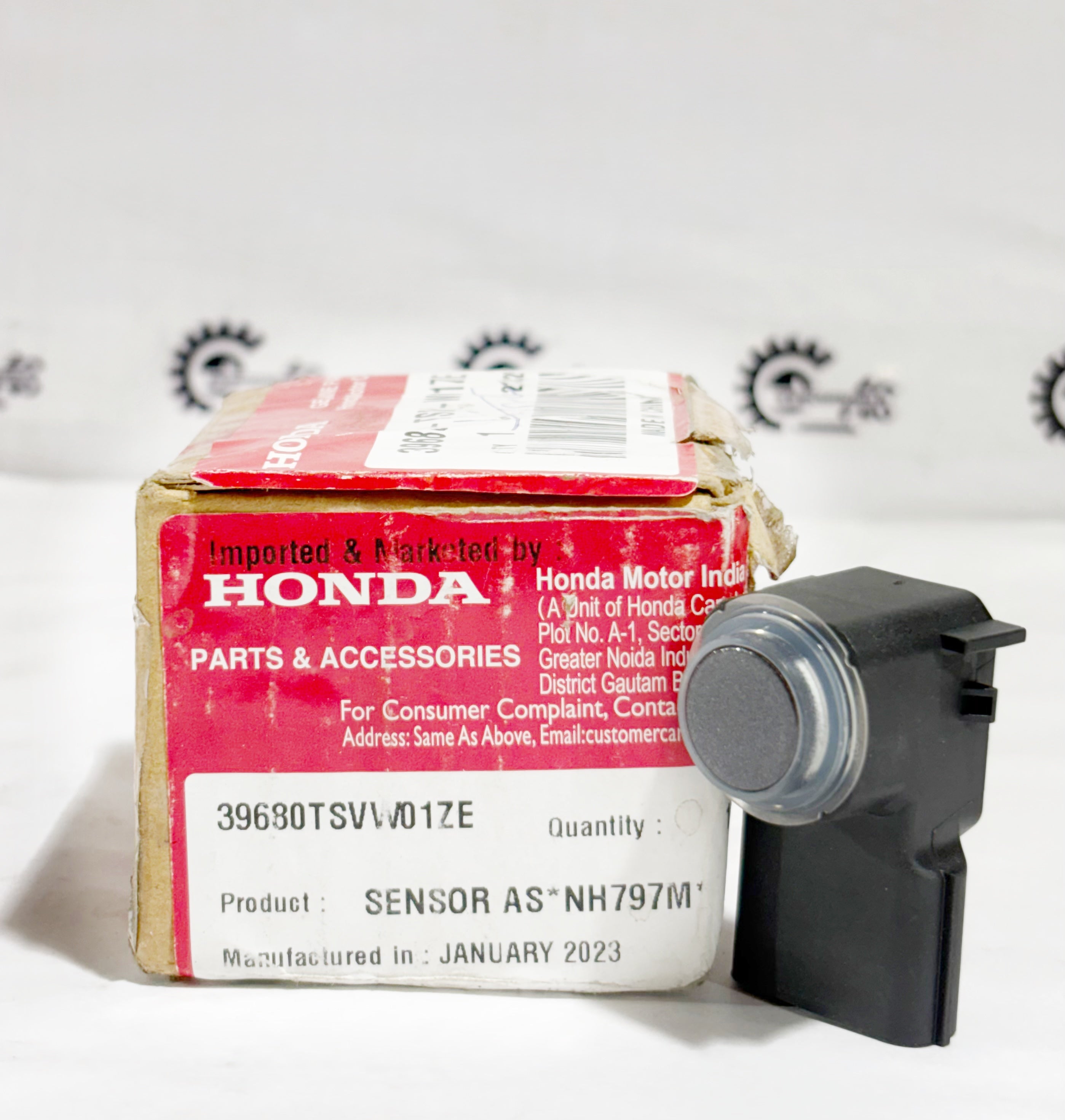 Honda NH797M sensor for vehicle, shown from the right side, designed for accurate engine or system monitoring.