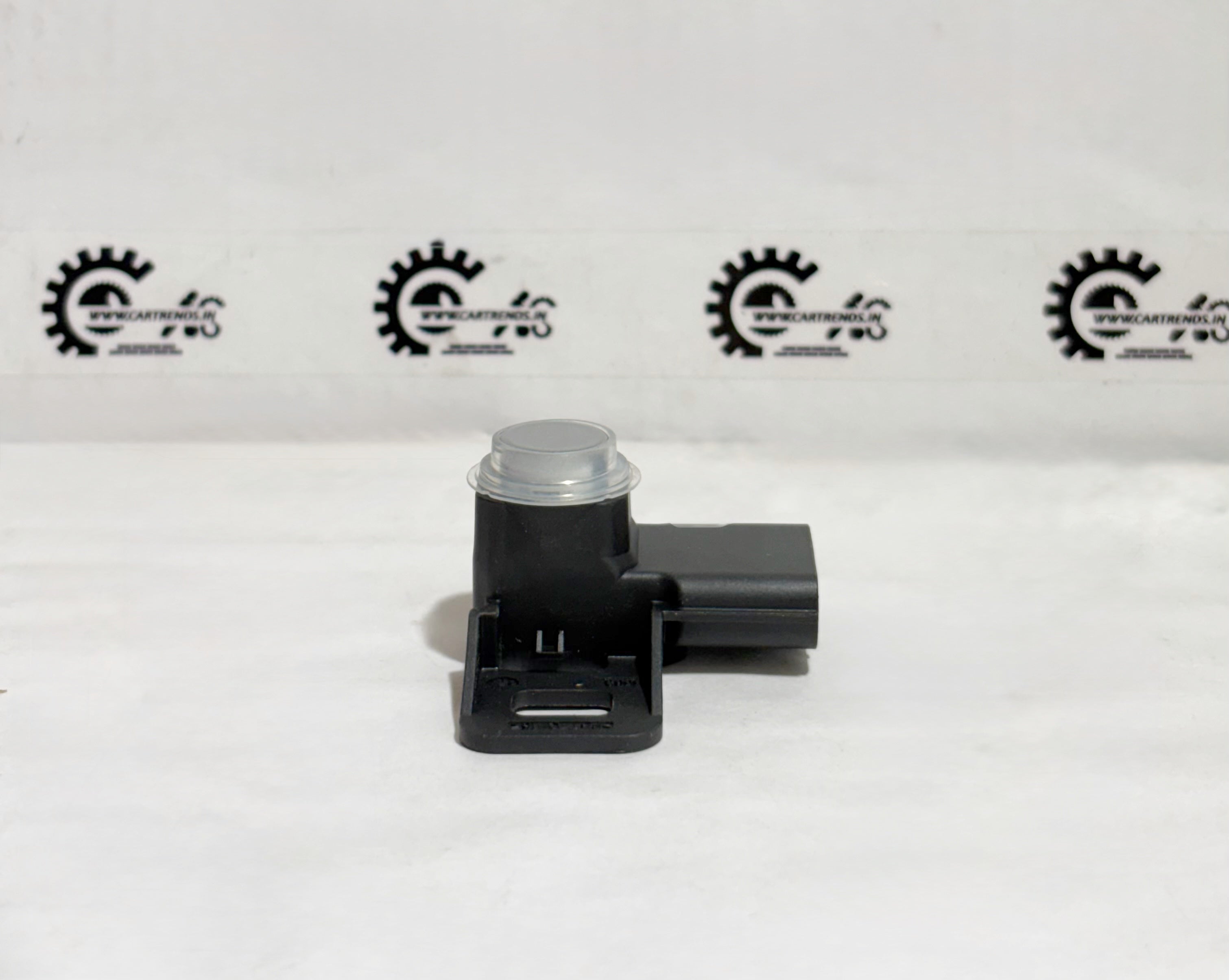 Honda NH830M sensor part for Honda vehicles, shown in front view with detailed components and connections.