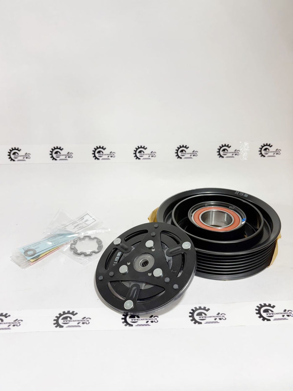 Honda clutch set 3890055SK01 with clutch plates and components, shown from the front view.