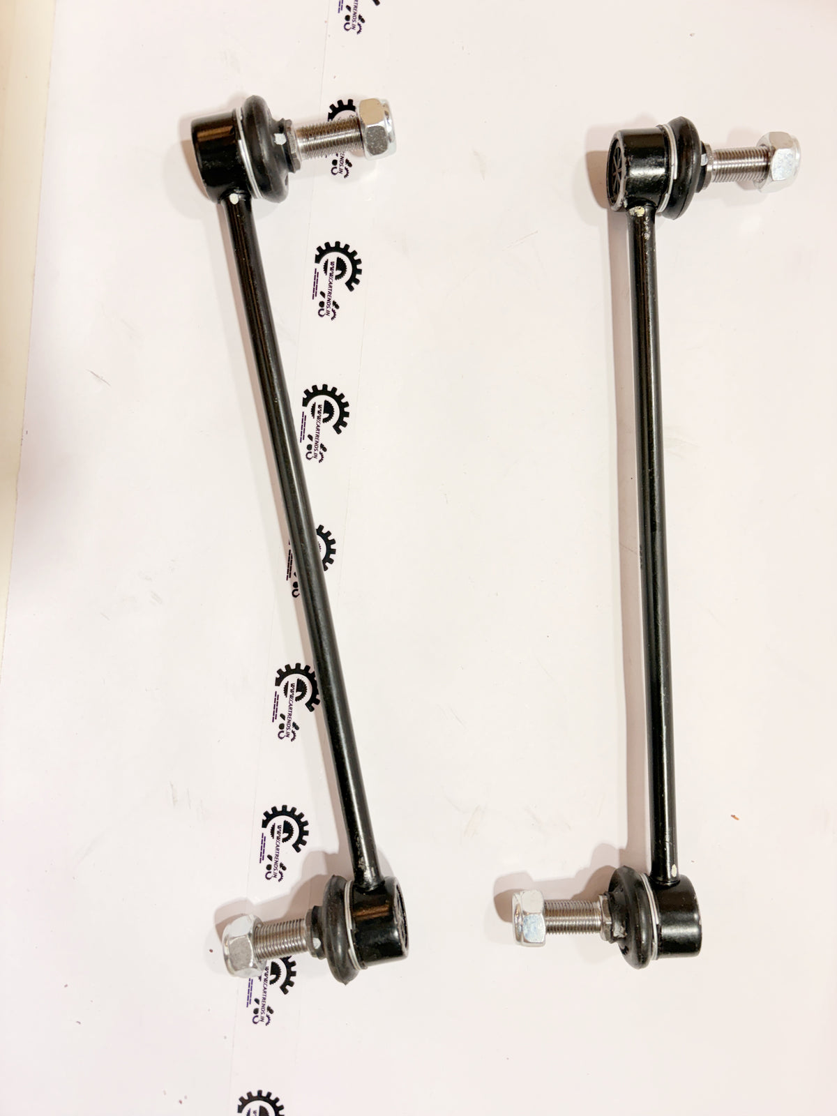 AUTOKOI front stabilizer link set for Hyundai, showing the durable stabilizer links for vehicle suspension.