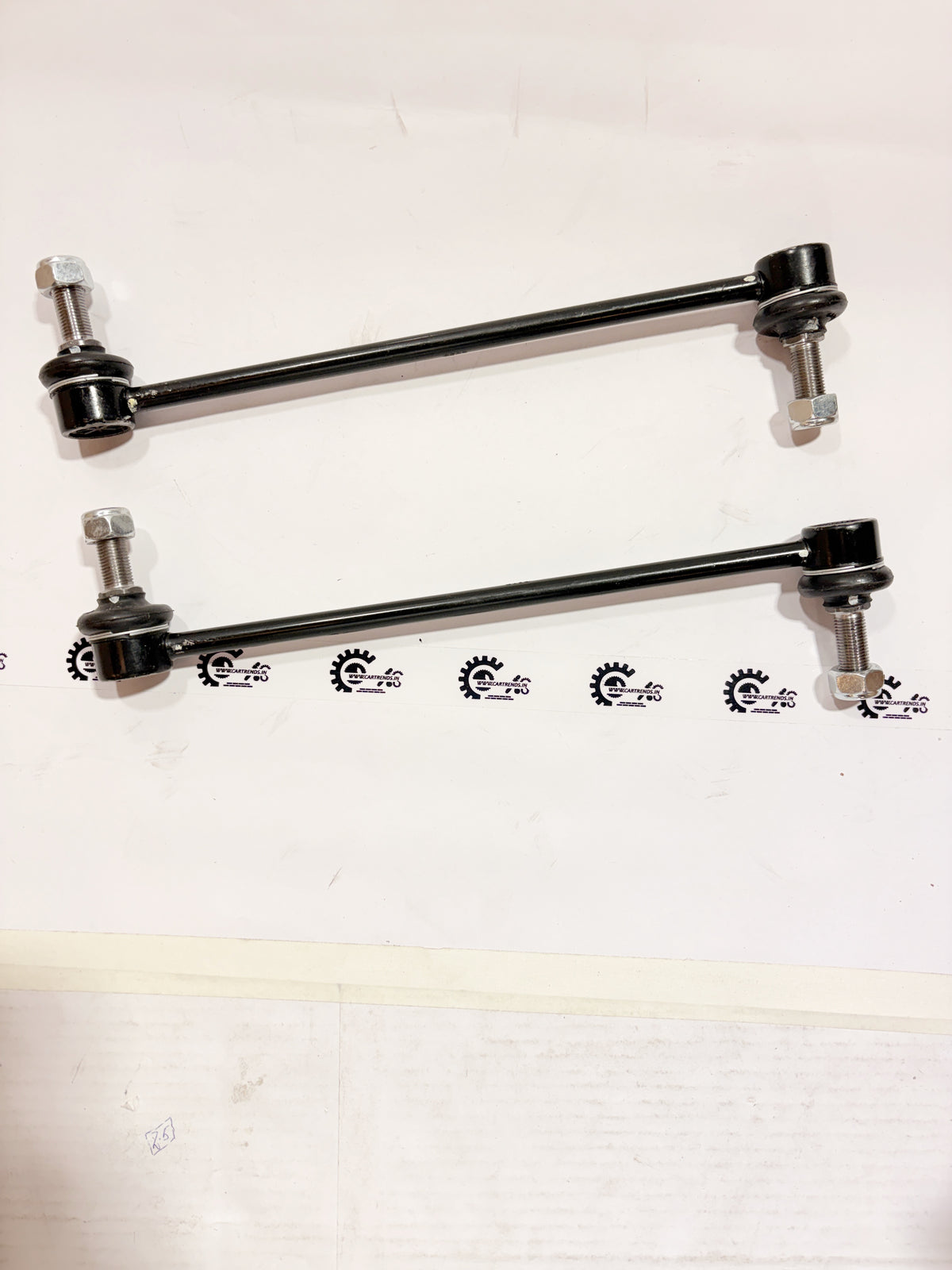 AUTOKOI Hyundai front stabilizer link set, including left stabilizer link, for improved vehicle stability and suspension performance.