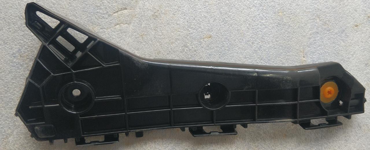 Front Bumper Bracket Innova Crysta Type 1/2 Right Side – CarTrends