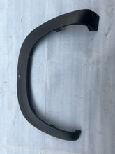 Load image into Gallery viewer, 638131698R FRONT FENDER CLADING KWID CLIMBER LEFT SIDE