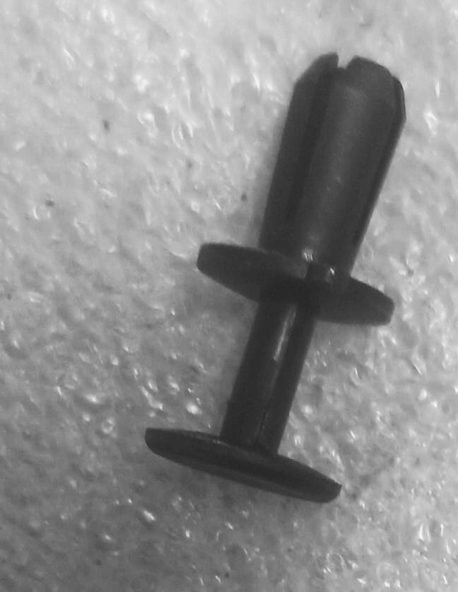 N90536901 Spreader Rivet Center Console Jetta – CarTrends