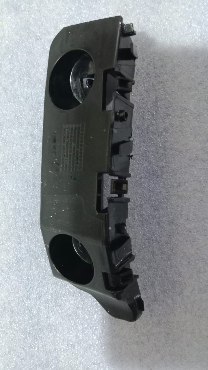 Front Bumper Bracket Left Kick         622258HA0A
