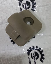 Load image into Gallery viewer, 8523505100TA  SUNVISOR RETAINER I20 HYUNDAI