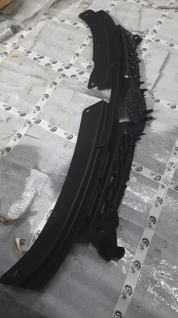 RADIATOR GRILLE UPPER I10 863660X000