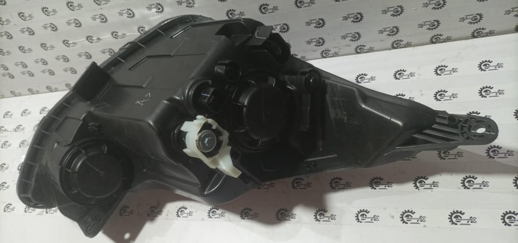 HEAD LAMP LH GRAND & XCENT 92101B4040