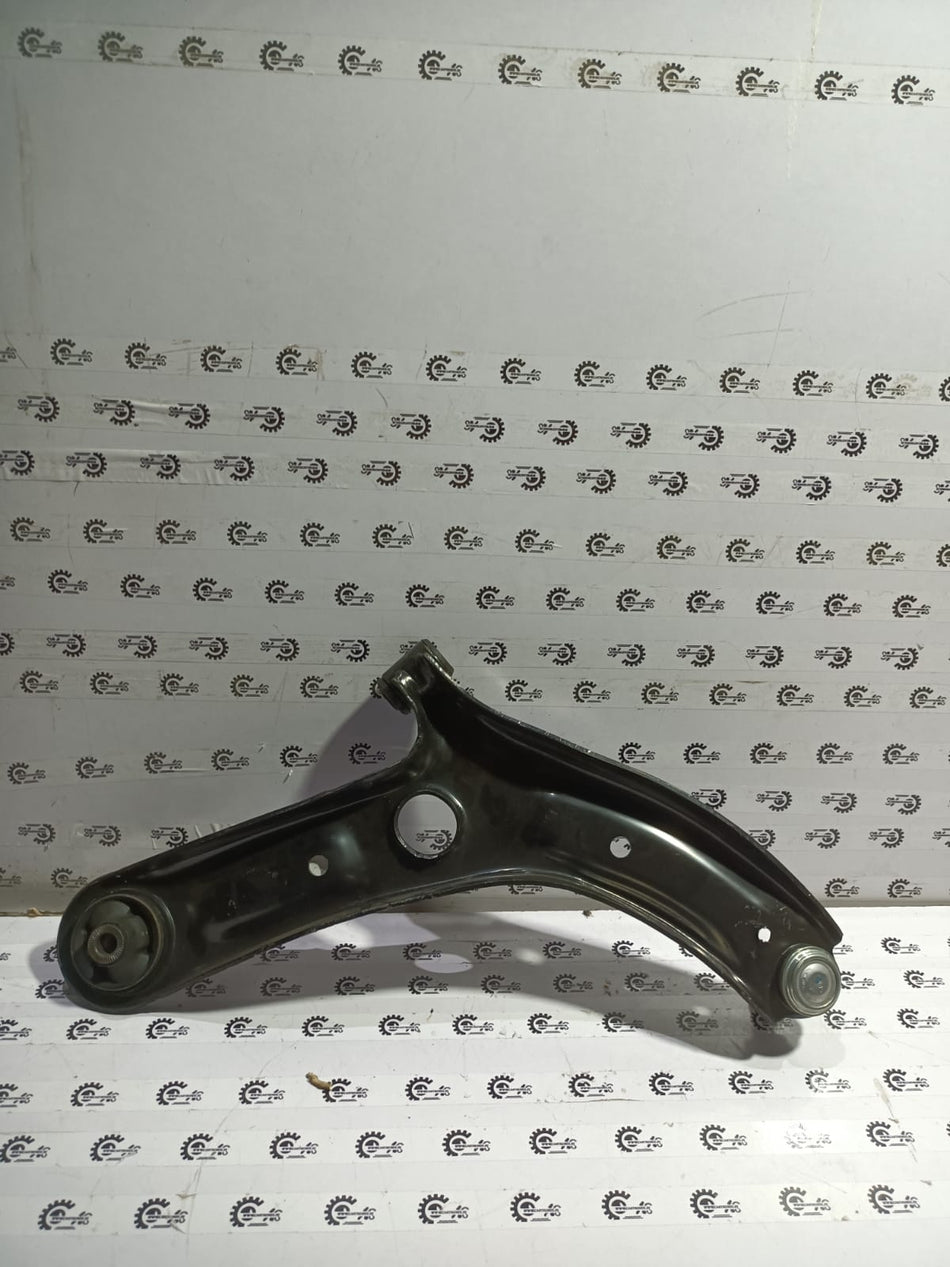 CarTrends Arm I 20 Elite left side spare part for vehicle, shown in the image with detailed close-up view.