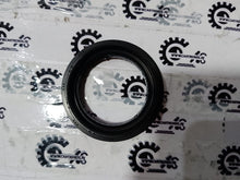 Load image into Gallery viewer, Axel Seal Right Swift/Wagnor  27431M74L00