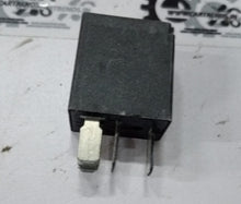 Load image into Gallery viewer, RELAY CRUZE J13500117