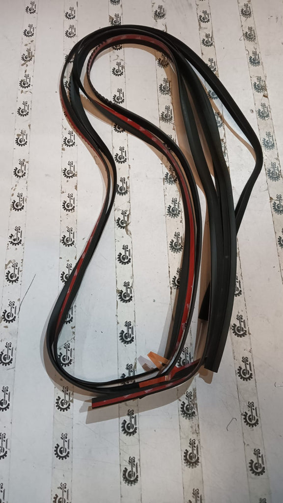 WINDSHIELD GLASS MOULDING VERNA   86130H6000