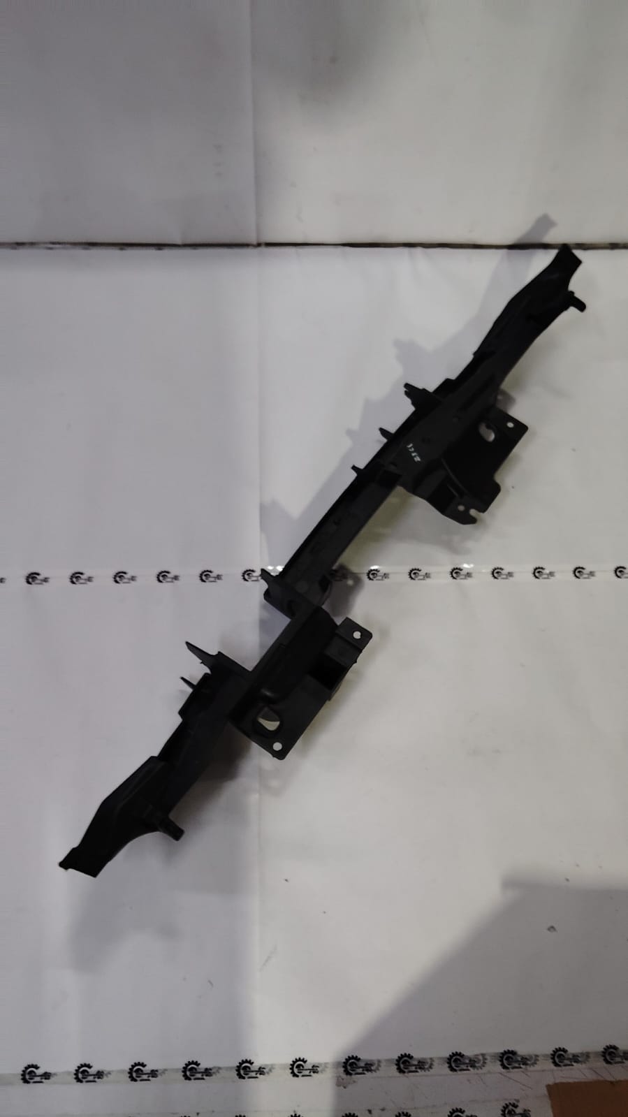 BRACKET FRONT BUMPER GN1Z17C897B