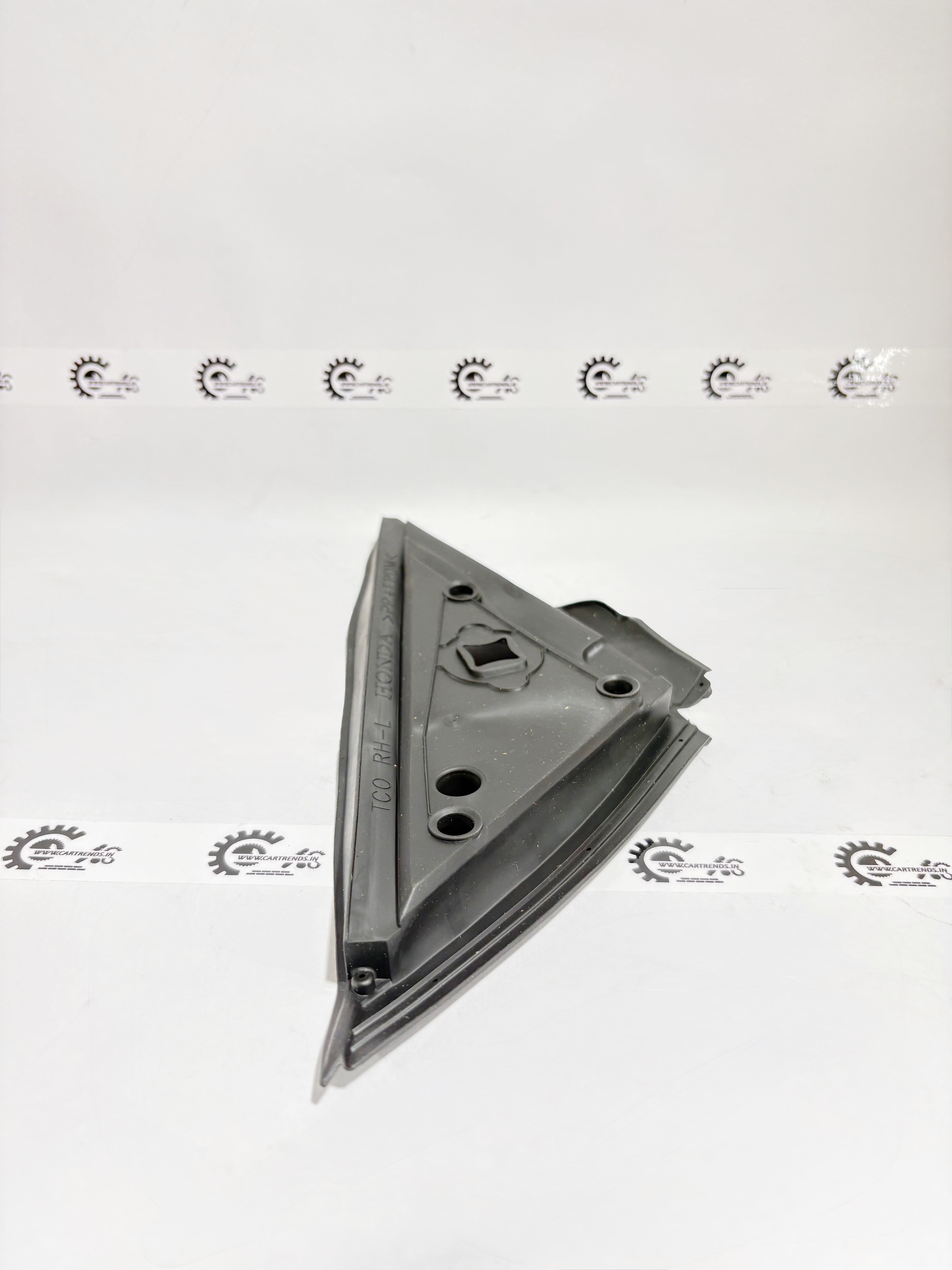Honda Y762LTC7F10 car part shown from the left side, featuring detailed close-up of the Honda component.