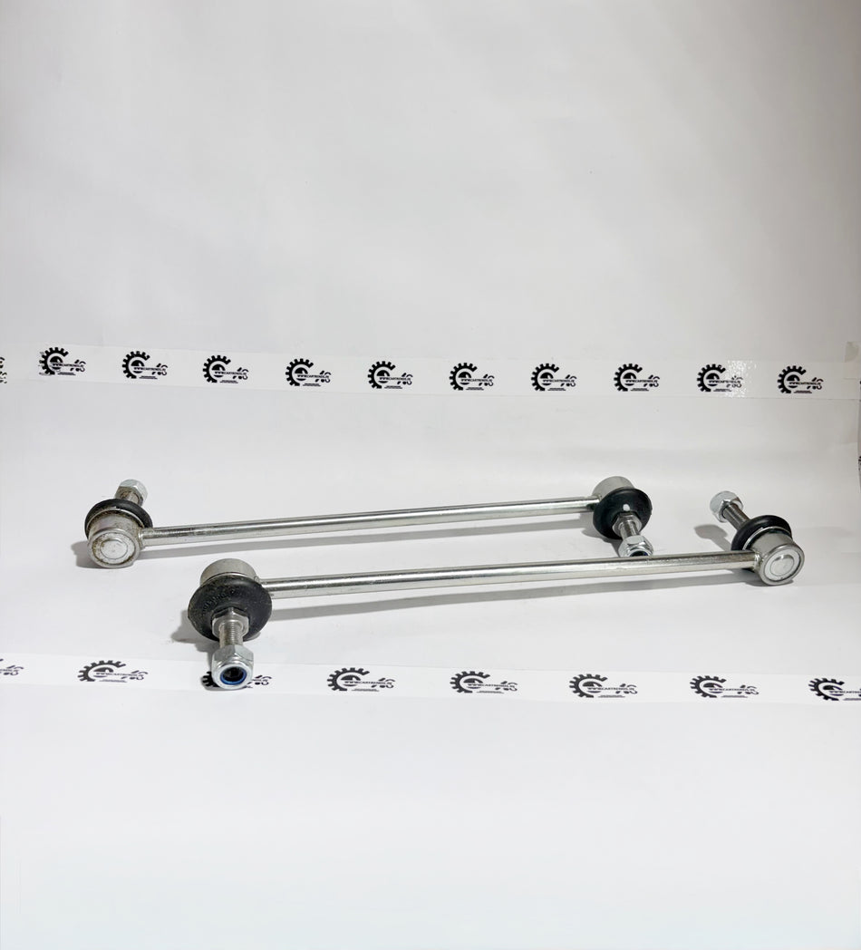 AUTOKOI Duster and Nissan Terrano front stabilizer link set, automotive suspension parts, black metal components on a white background.