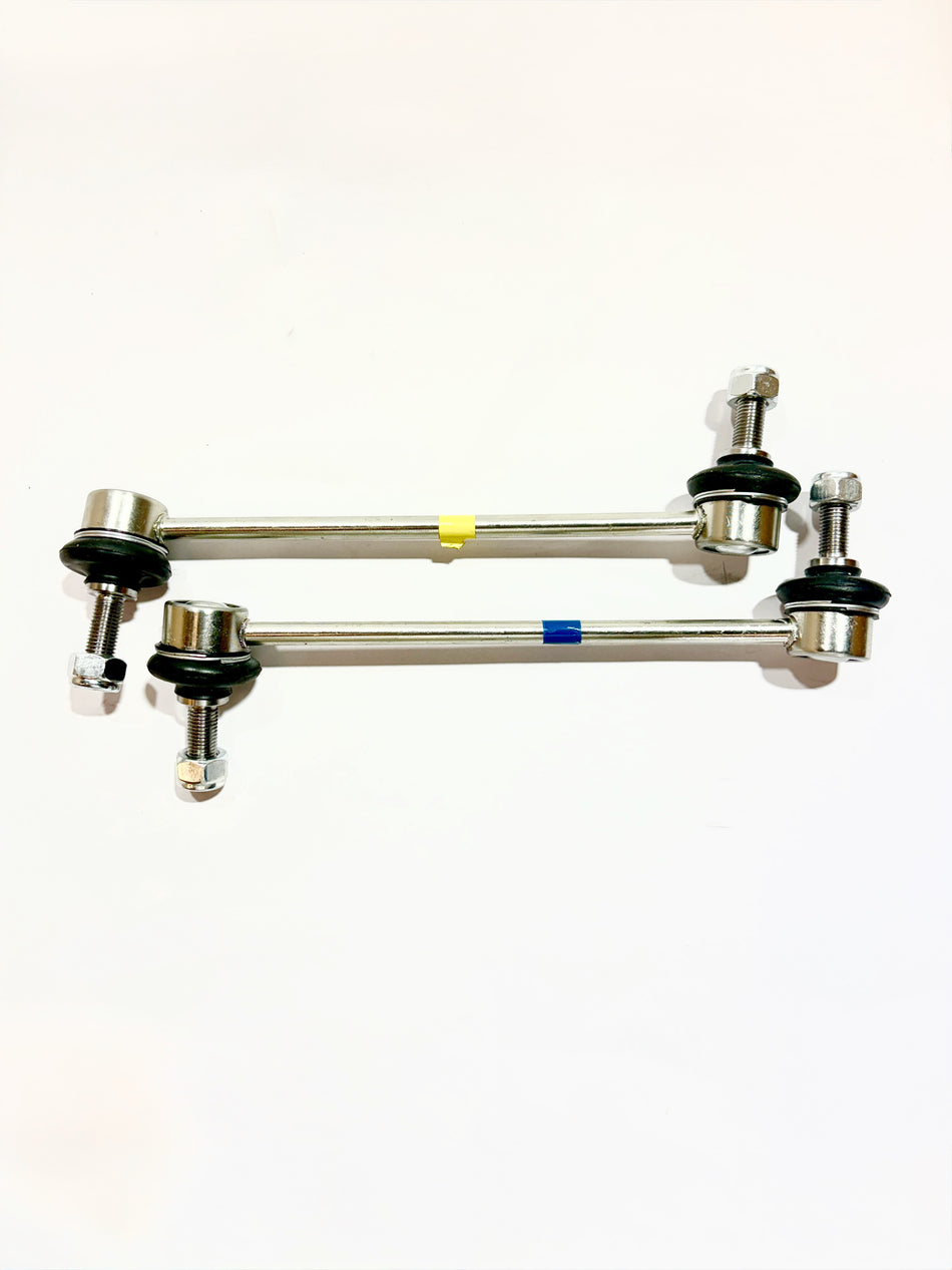 Pair of AUTOKOI front stabilizer link assemblies for vehicle suspension system, showing metal links with rubber bushings.