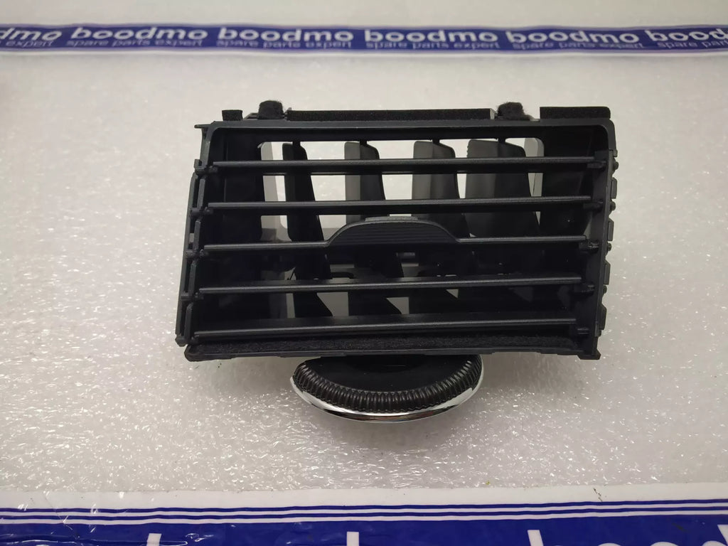 LOUVER, SIDE VENT RH