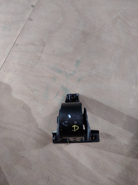 CarTrends engine mounting for Suzuki Ertiga rear right side, spare part for 1st generation, compatible with petrol and CNG models.