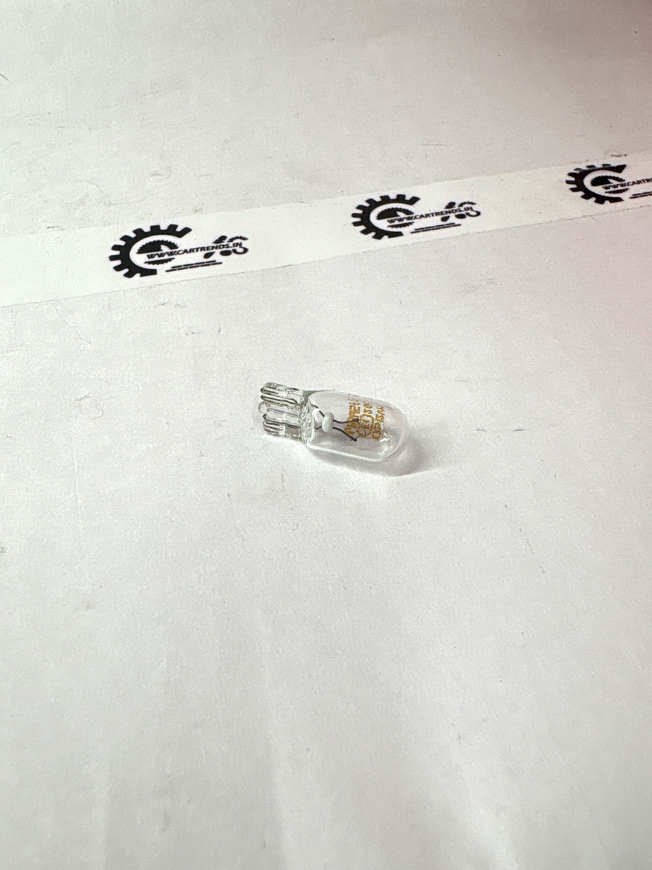 CarTrends automotive bulb with clear glass and metal base, designed for vehicle lighting applications.
