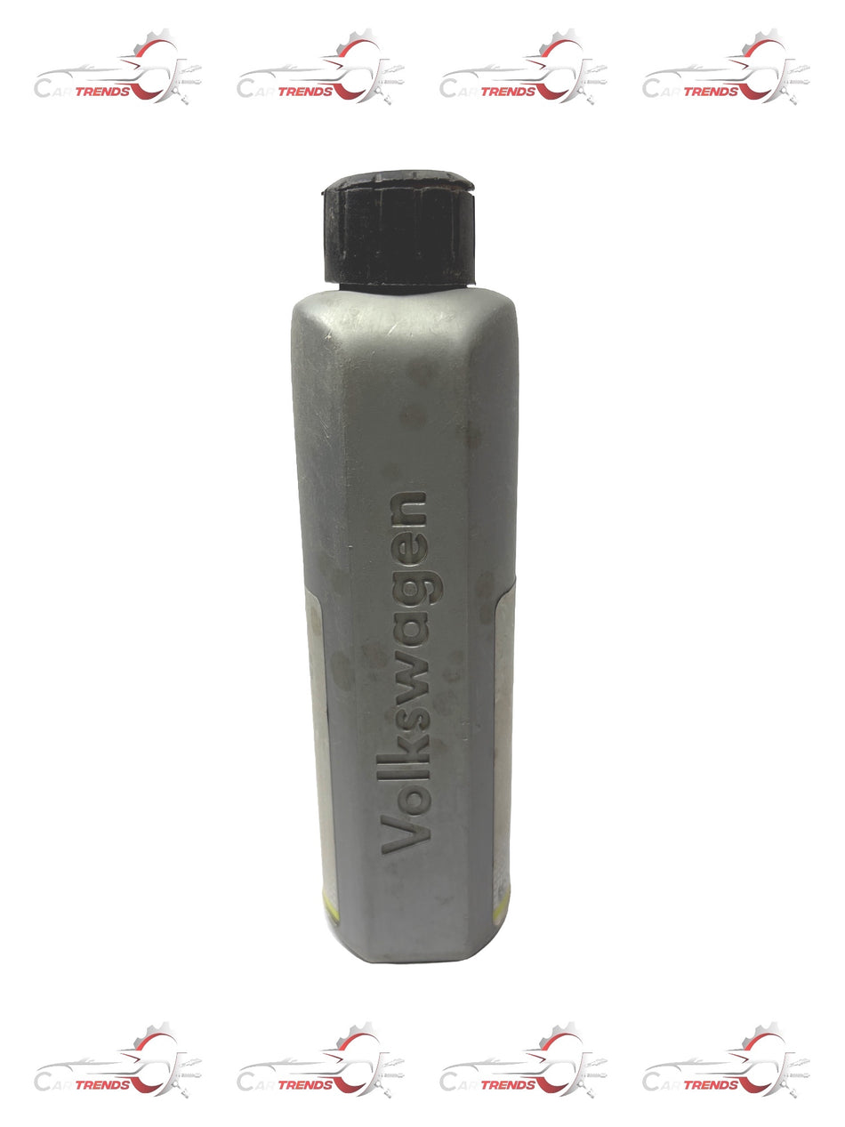 CarTrends car polish bottle with white cap and label, ready for vehicle exterior cleaning and shine enhancement.