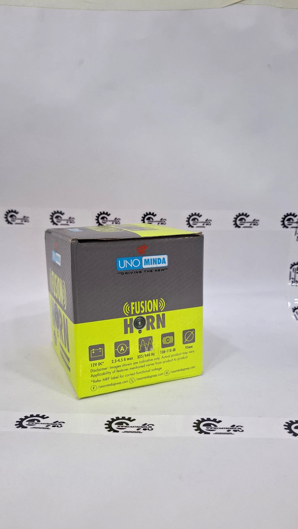 CarTrends disc horn set featuring two chrome-finished, high-quality vehicle horns with mounting brackets for cars.