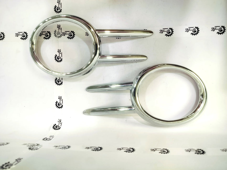 CarTrends fog lamp show featuring close-up views of automotive fog lamps with detailed design and installation features.