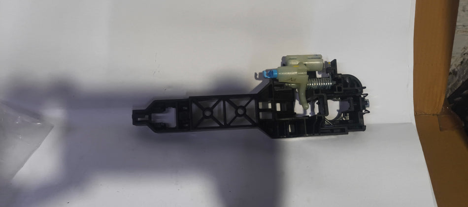 Hyundai Alcazar 1st Gen right door handle by CarTrends, OEM replacement part with model number 83665BV000.