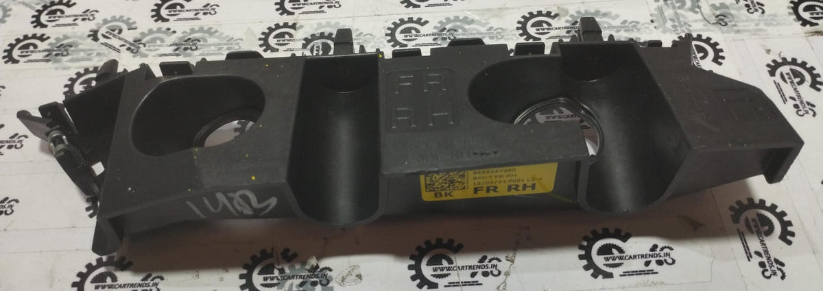 Hyundai CarTrends front right bumper bracket for Creta and Alcazar, part number 86552AY000, shown in the image.