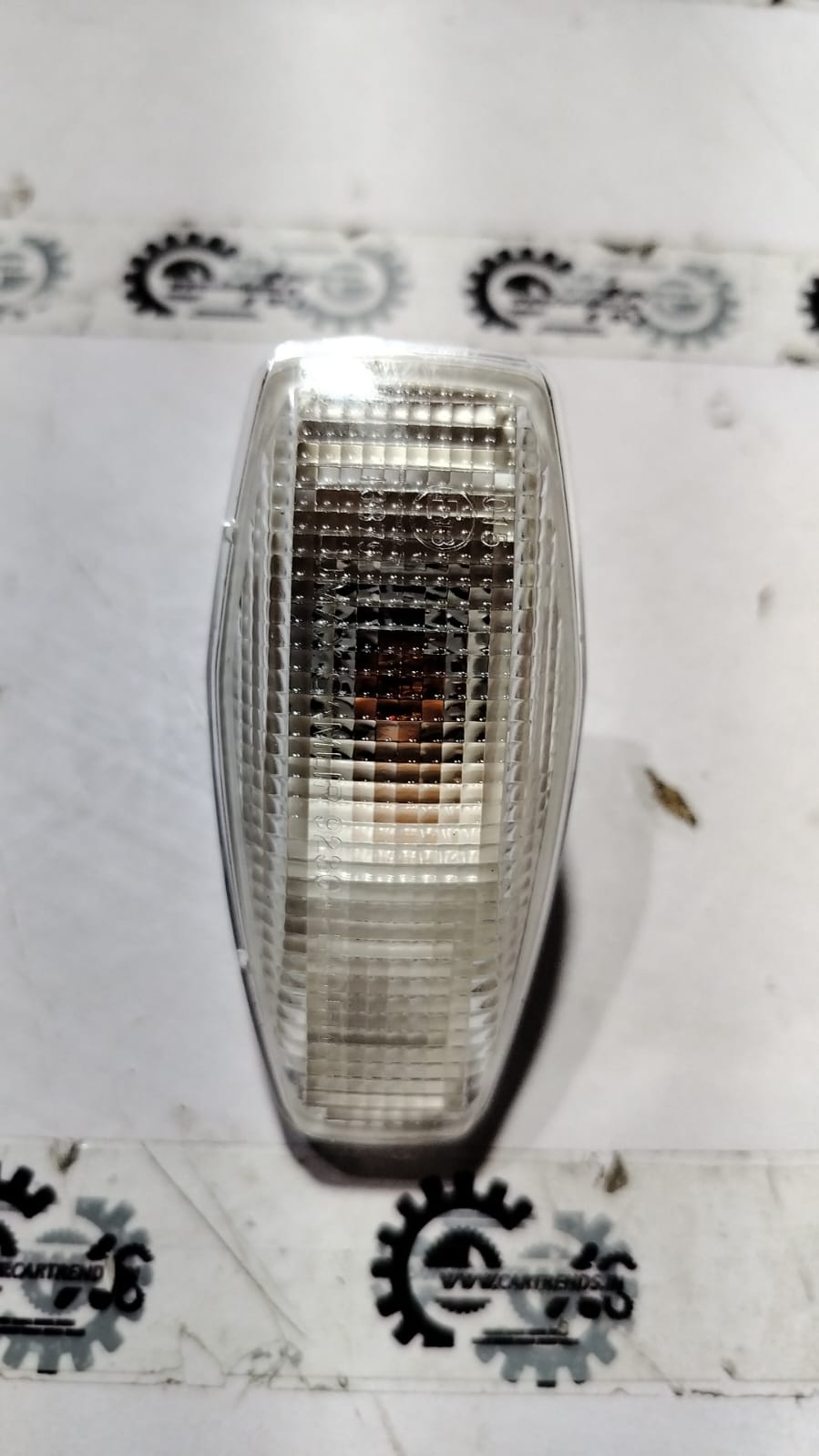 Hyundai Grand i10 right side indicator light by CarTrends, part number 92304B4000, showing the indicator lens and mounting details.