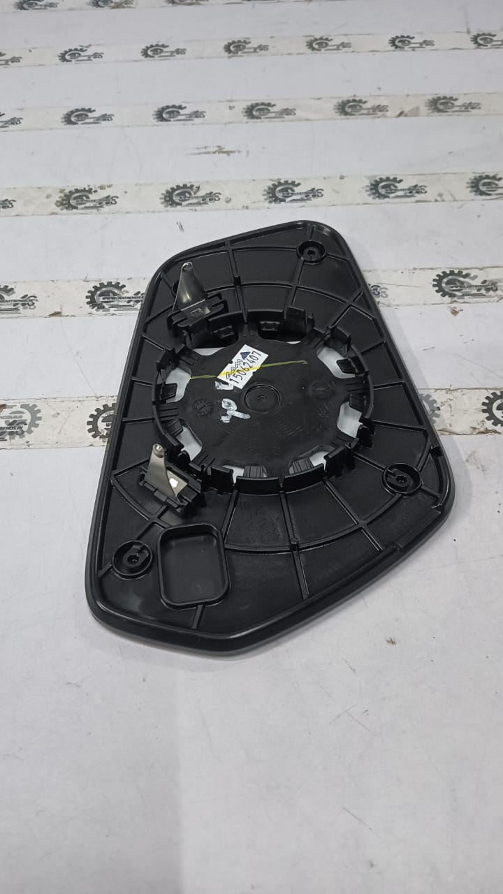 Hyundai Alcazar left side mirror glass from CarTrends, replacement mirror glass for mirror assembly, clear and durable.