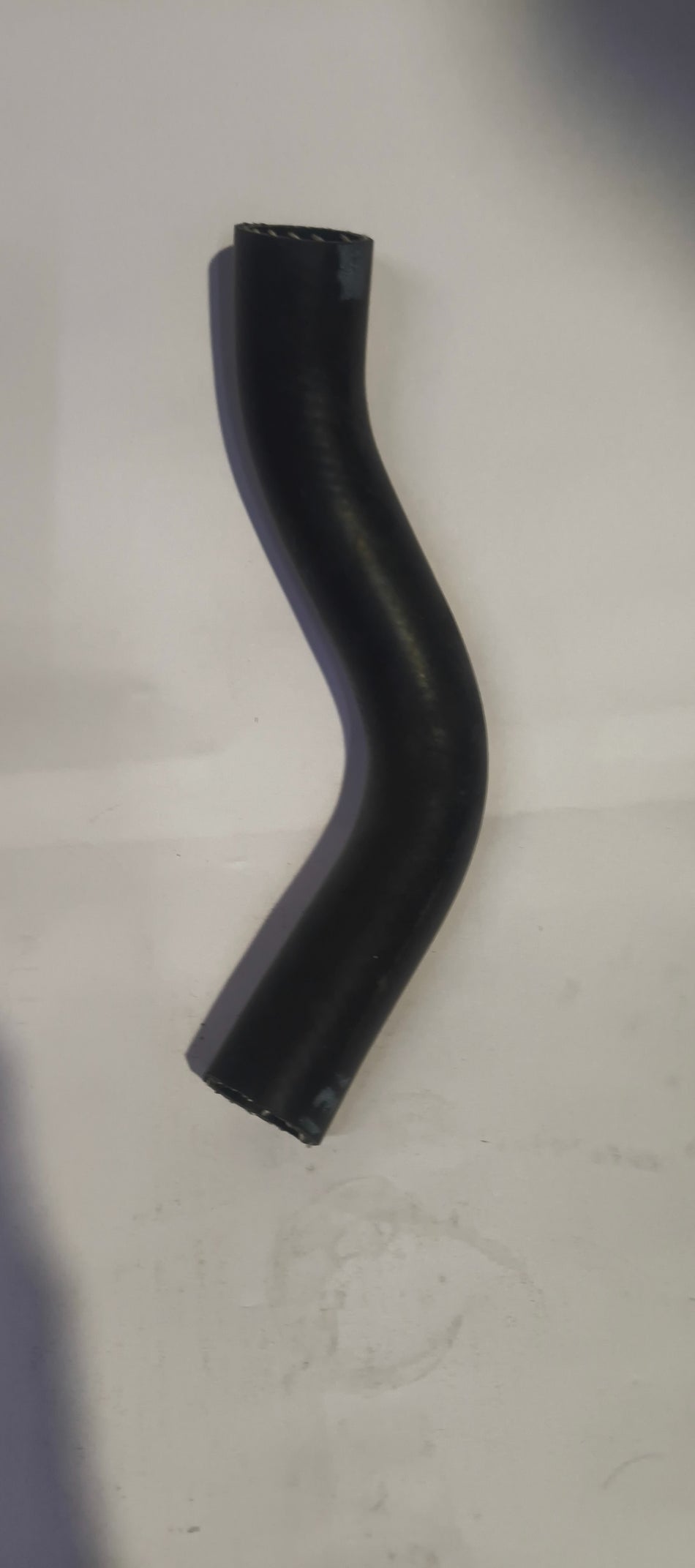 Hyundai radiator upper hose for i20 old model, CarTrends brand, replacement auto part with part number 254111J100.