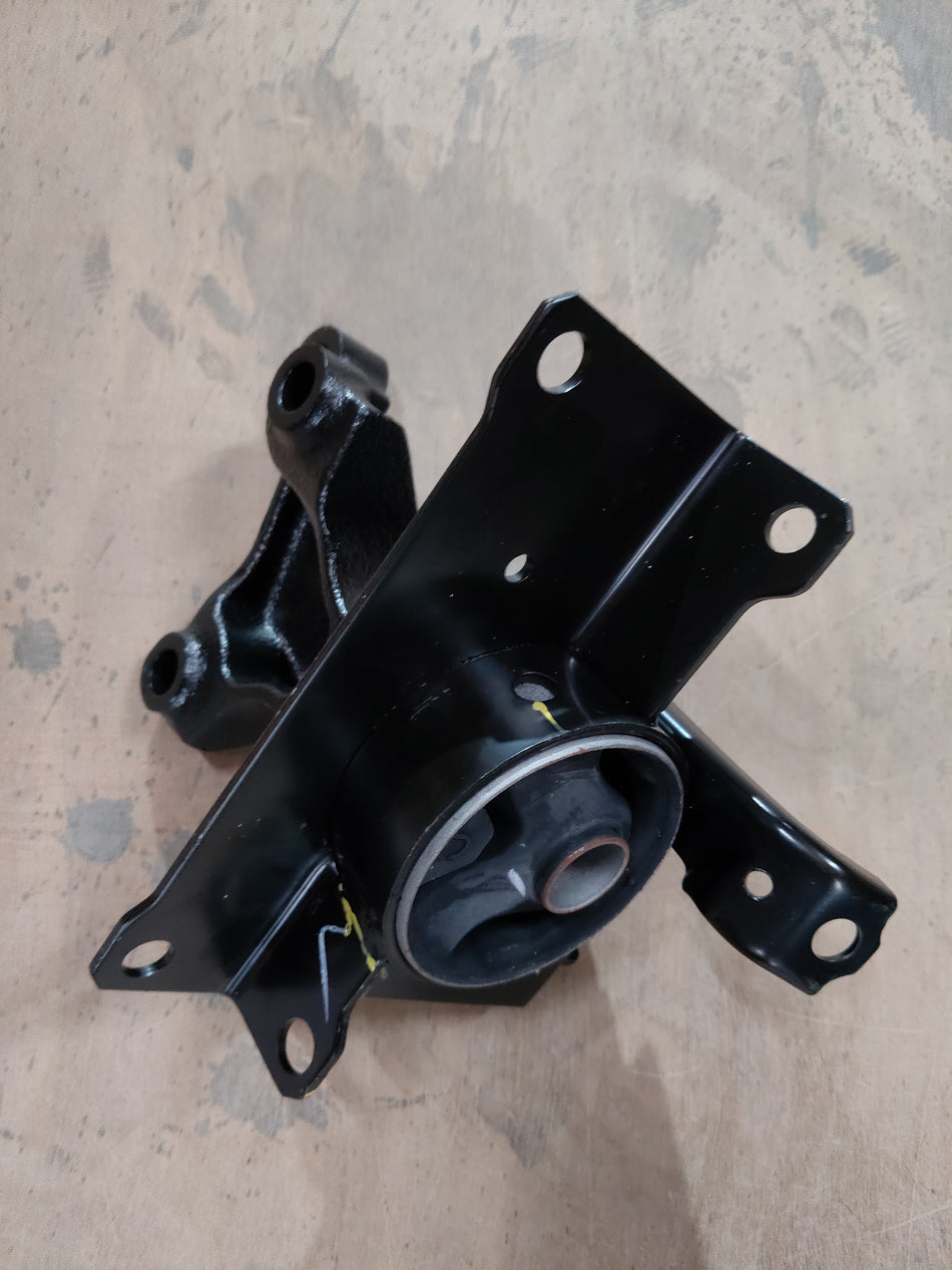 Maruti WagonR left side engine mounting by CarTrends, compatible with model 11620M69R00, showing the black rubber and metal components.