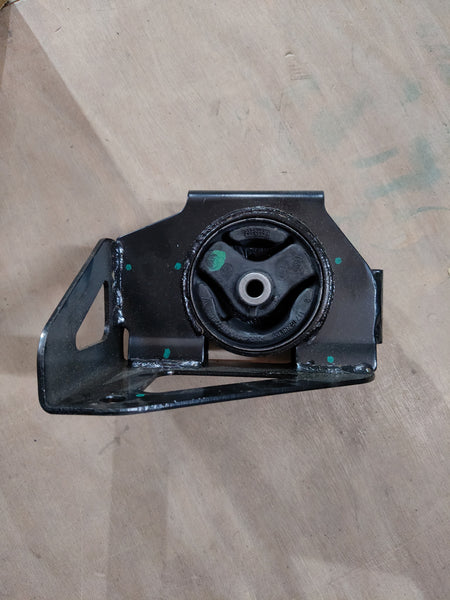CarTrends engine mounting rear for Alto 11710M65L00 spare part, showing the box and mounting component for Maruti Alto.