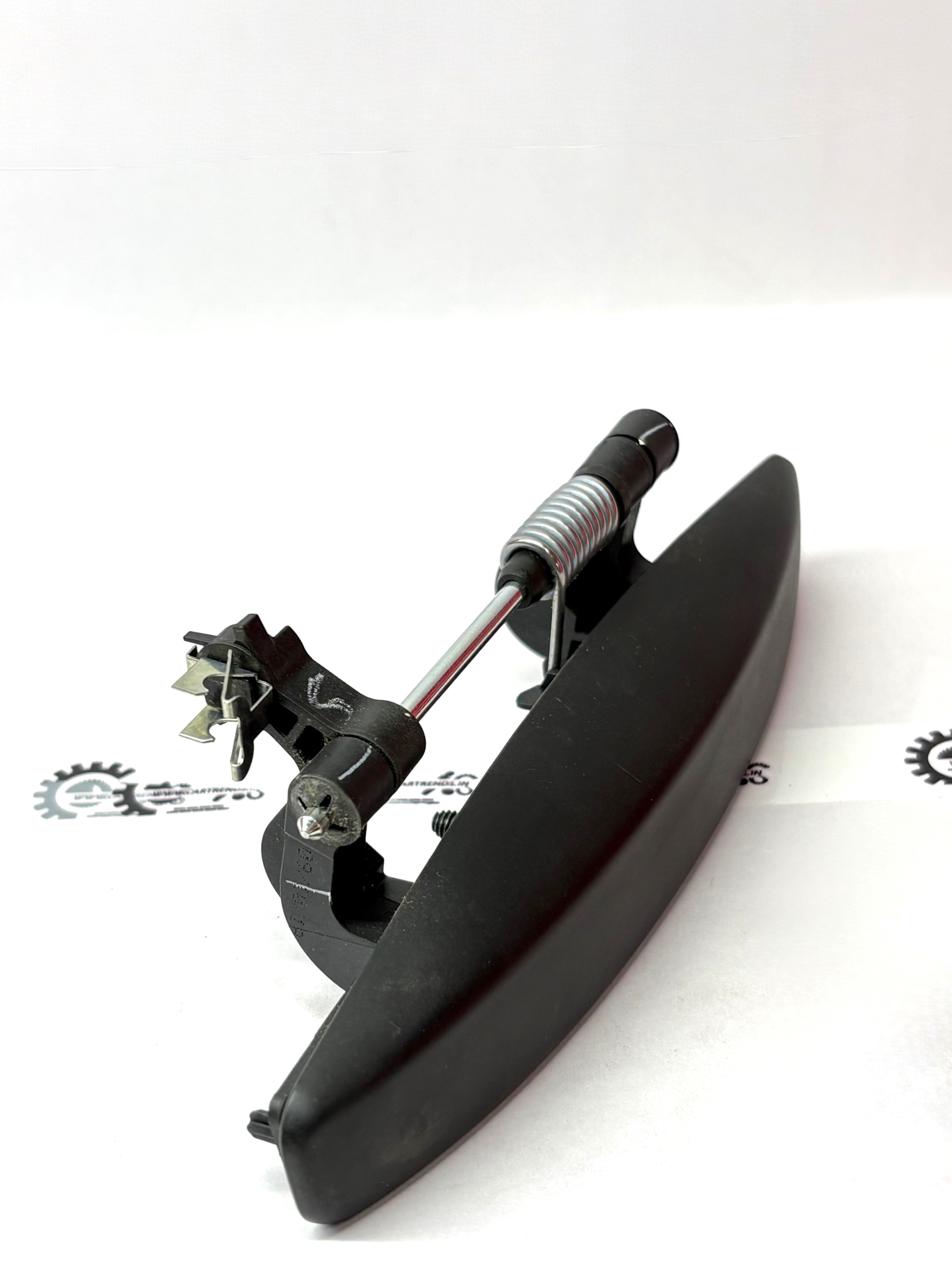 CarTrends outer handle duster right side for vehicle spare parts, showing the durable exterior handle on a white background.