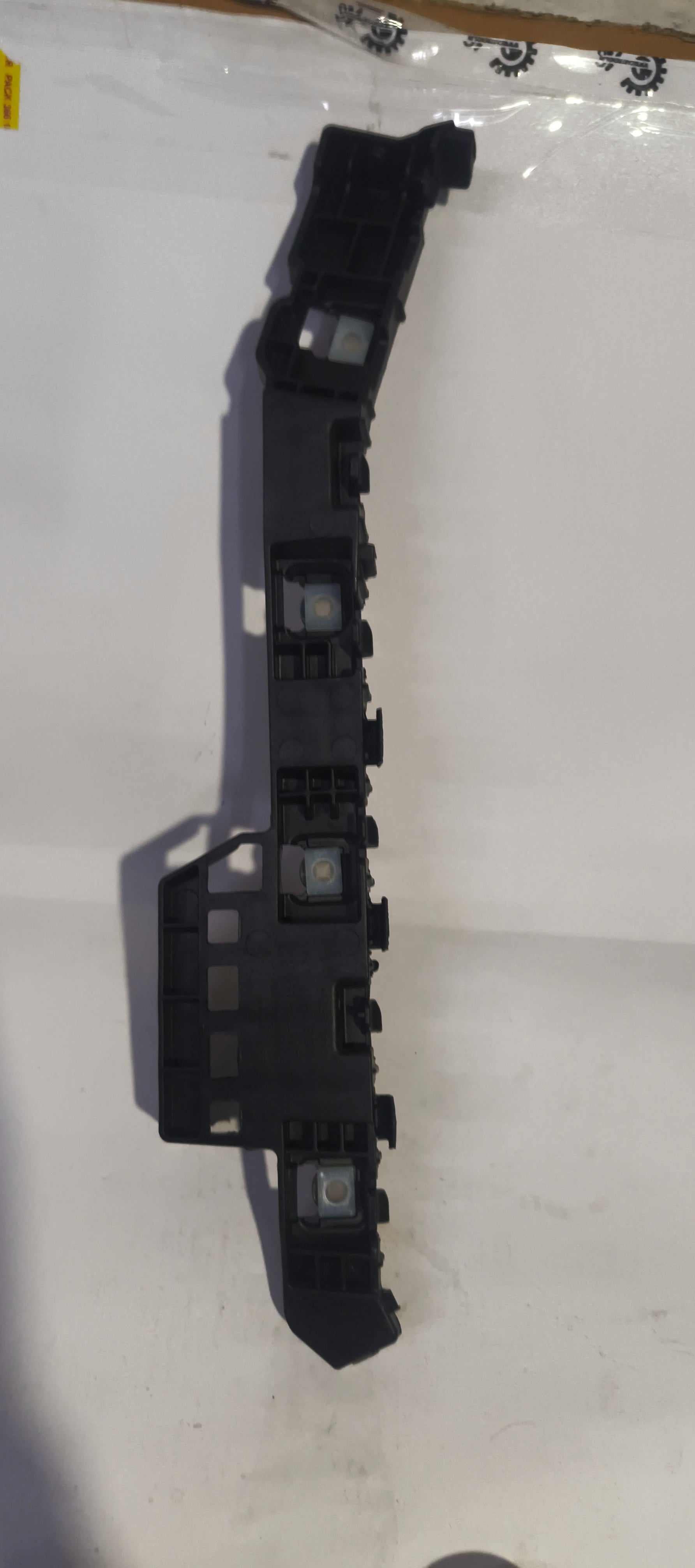 CarTrends rear bumper bracket for Creta, left side, spare parts image showing durable automotive bumper support component.
