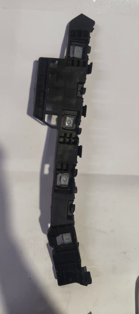CarTrends rear bumper bracket for Creta right side, automotive spare part, close-up of the durable plastic bracket.